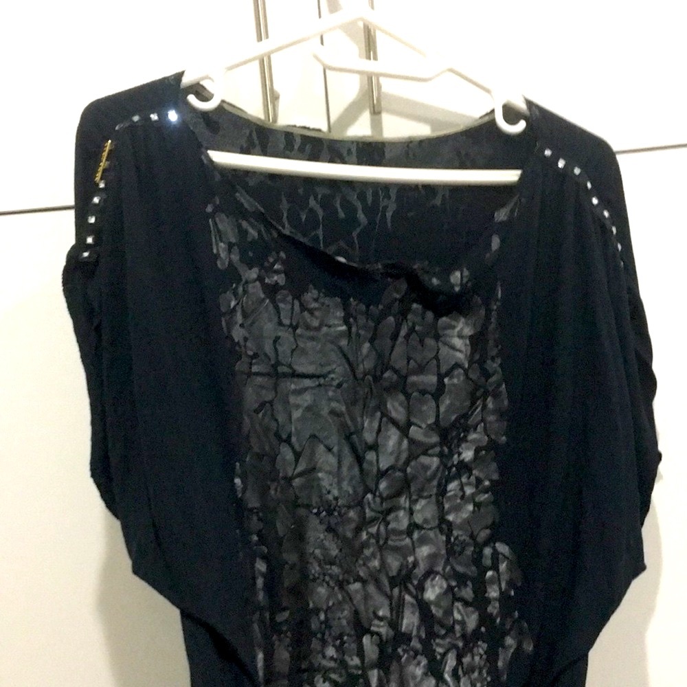 Rocawear Rhinestone Shoulder Top 🔥 - Size Medium